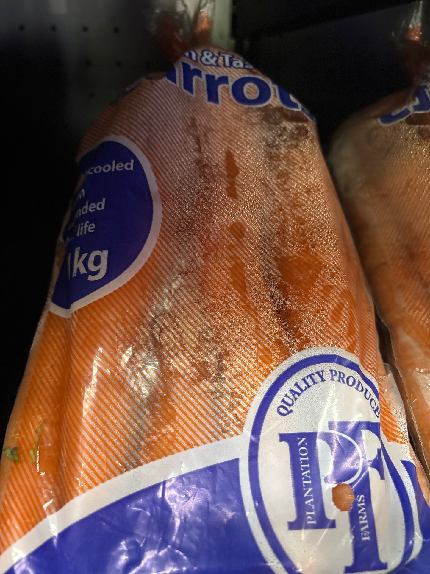 Plantation farms carrots 1 kg 