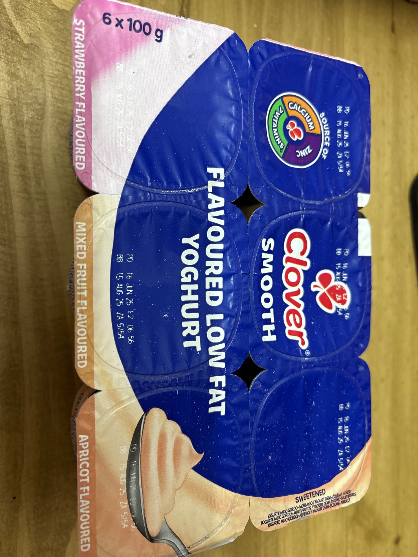 Clover flavored low fat Yogurt 6 x 100g