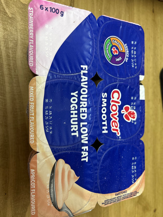 Clover flavored low fat Yogurt 6 x 100g