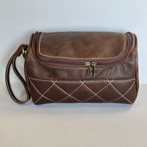 Dakota Toiletry bag Chocolate brown leather